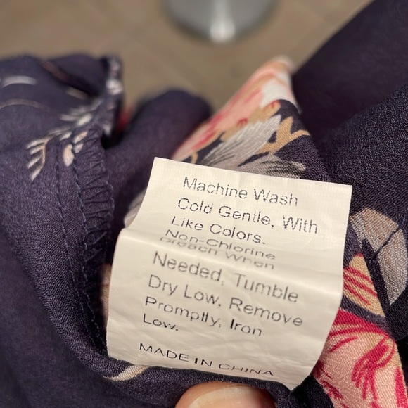 Open Back Navy Blue Floral Shirt, Large - Picture 4 of 5